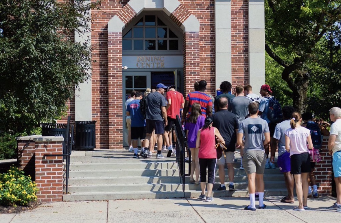 Students entering Servo - The Dining Center